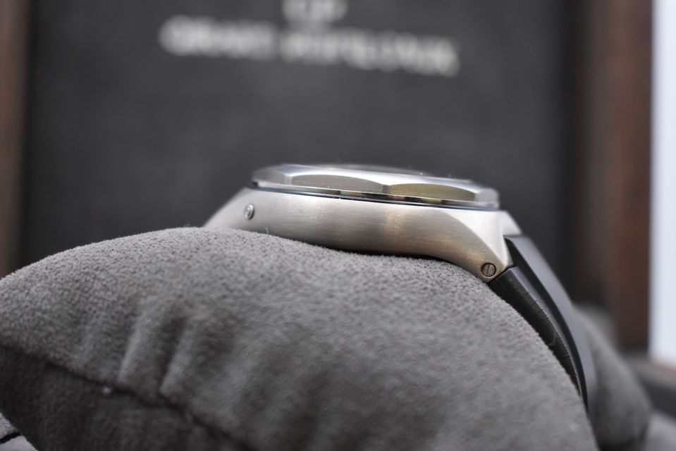 Girard Perregaux Laureato 80180-21-611-FK6A Image 5